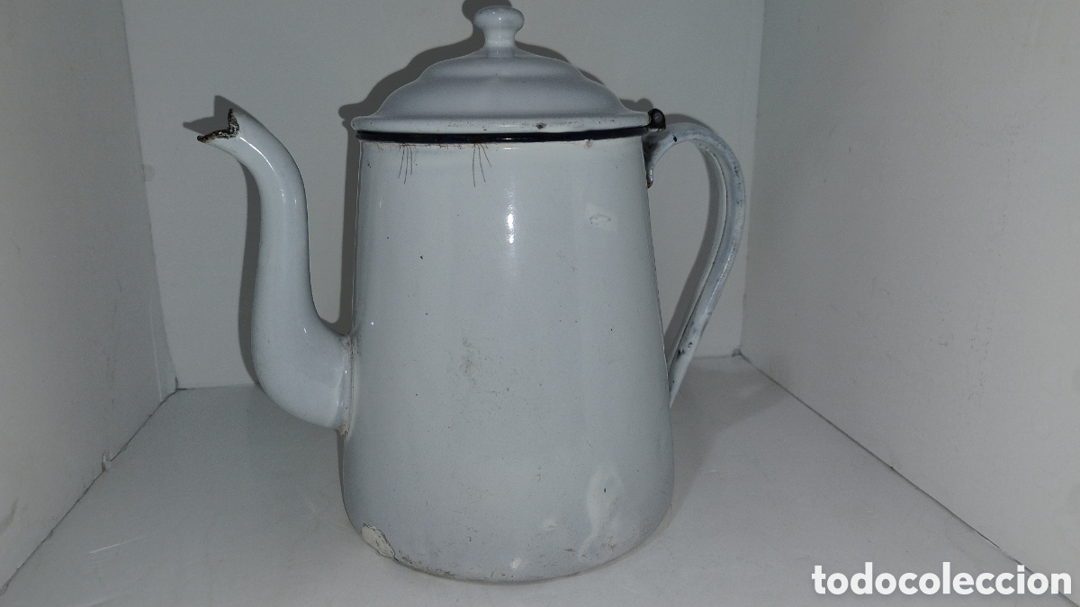 Antig&uuml;edades: Cafetera hierro esmaltado en blanco