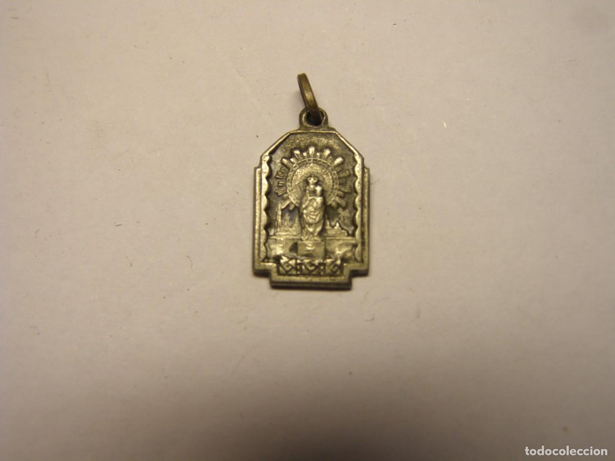 Antig&uuml;edades: Medalla religiosa antigua de N&ordf; S&ordf; del Pilar.