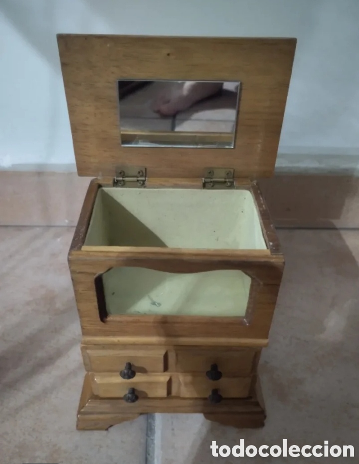 Antig&uuml;edades: joyero de madera con cajones y ventanas - Foto 2