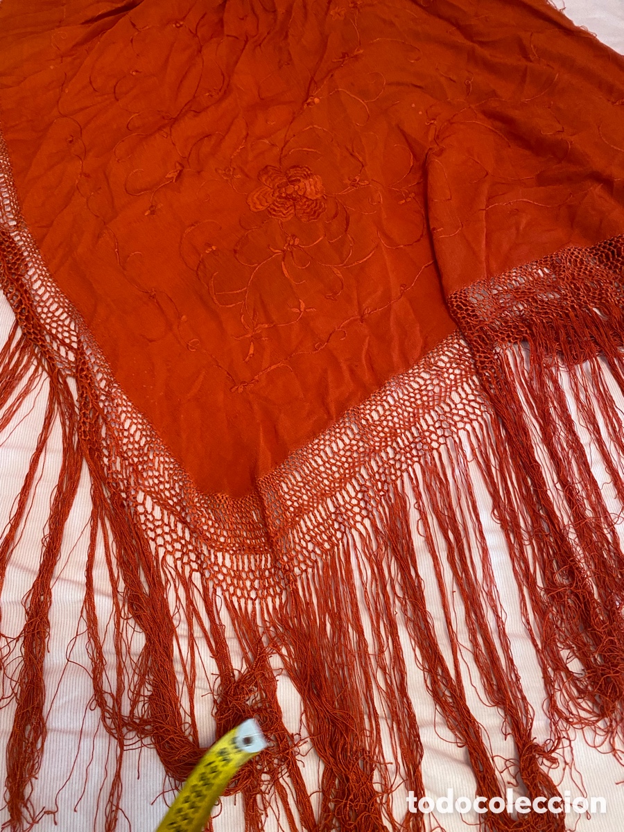 Antig&uuml;edades: Mant&oacute;n de Manila rojo coral mitad s. XX