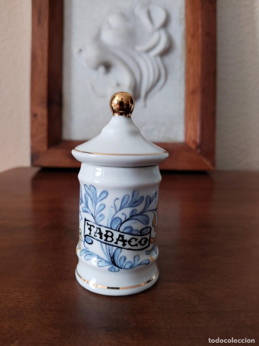 Antig&uuml;edades: Tarrito Albarelo &rdquo;TABACO&rdquo;. Royal Kent. - Foto 1