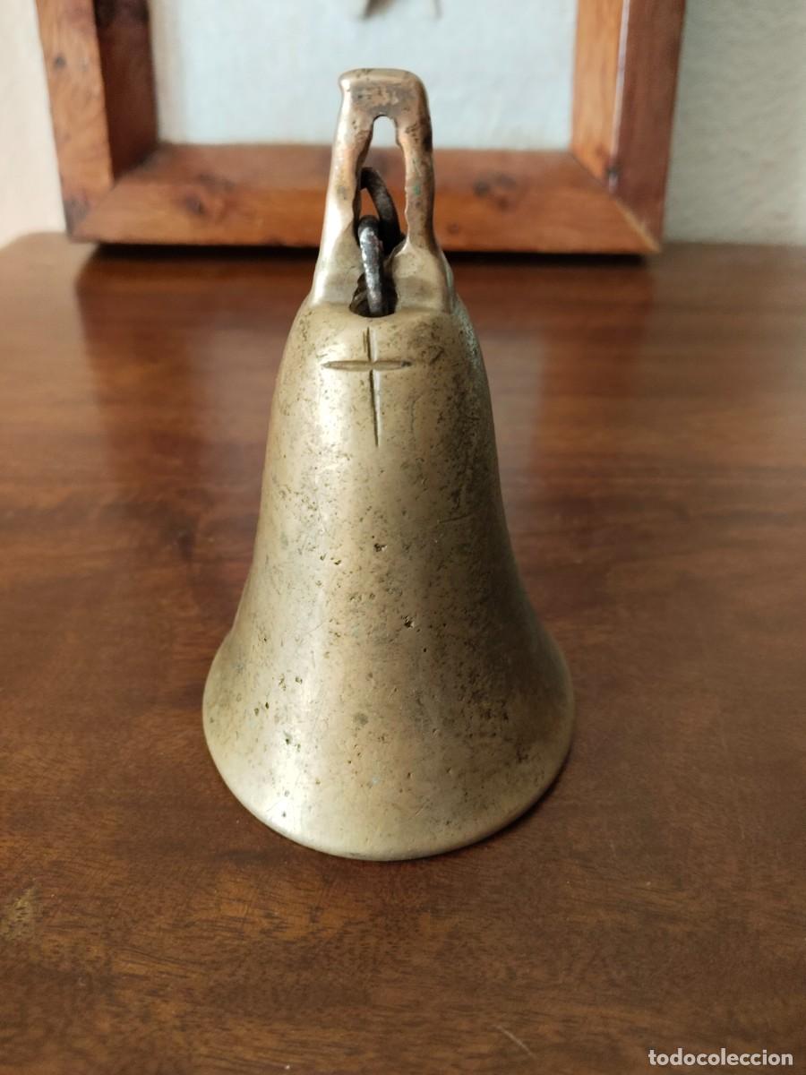 Antig&uuml;edades: Antigua campana ganadera. Portugal. Funcionando.