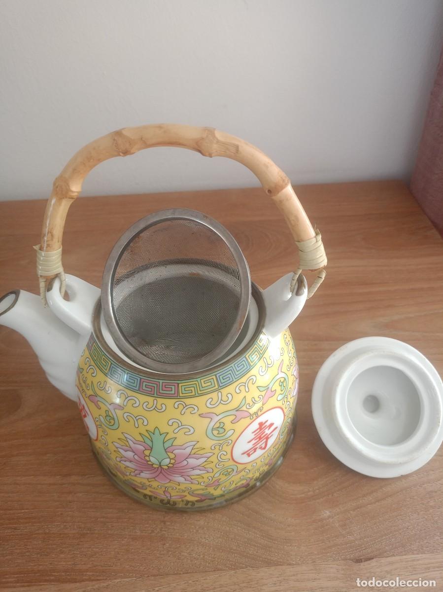 Antig&uuml;edades: TETERA DE PORCELANA CHINA DECORADA Y ASA DE BAMB&Uacute;. IMPECABLE. - Foto 3