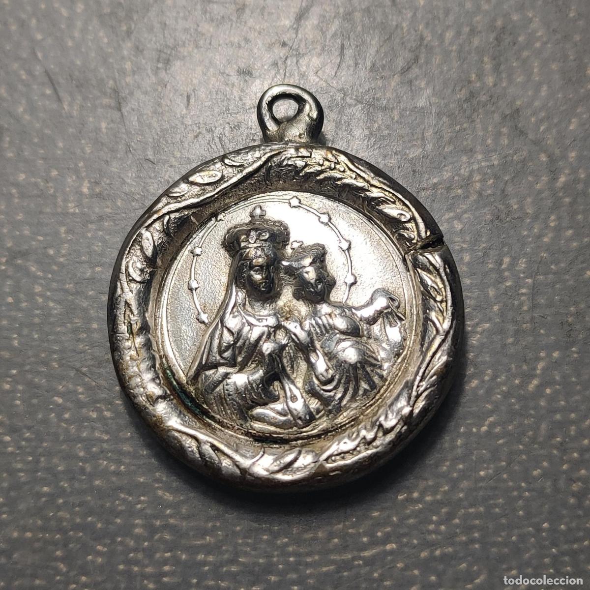 Antig&uuml;edades: MEDALLA RELIGIOSA NUESTRA SE&Ntilde;ORA DEL CARMEN BRONCE PLATEADO