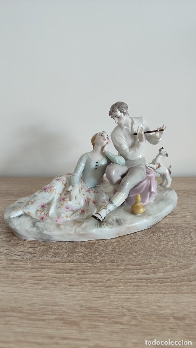 Antig&uuml;edades: Lladr&oacute;. Escena rom&aacute;ntica brillo muy rara. Primera etapa