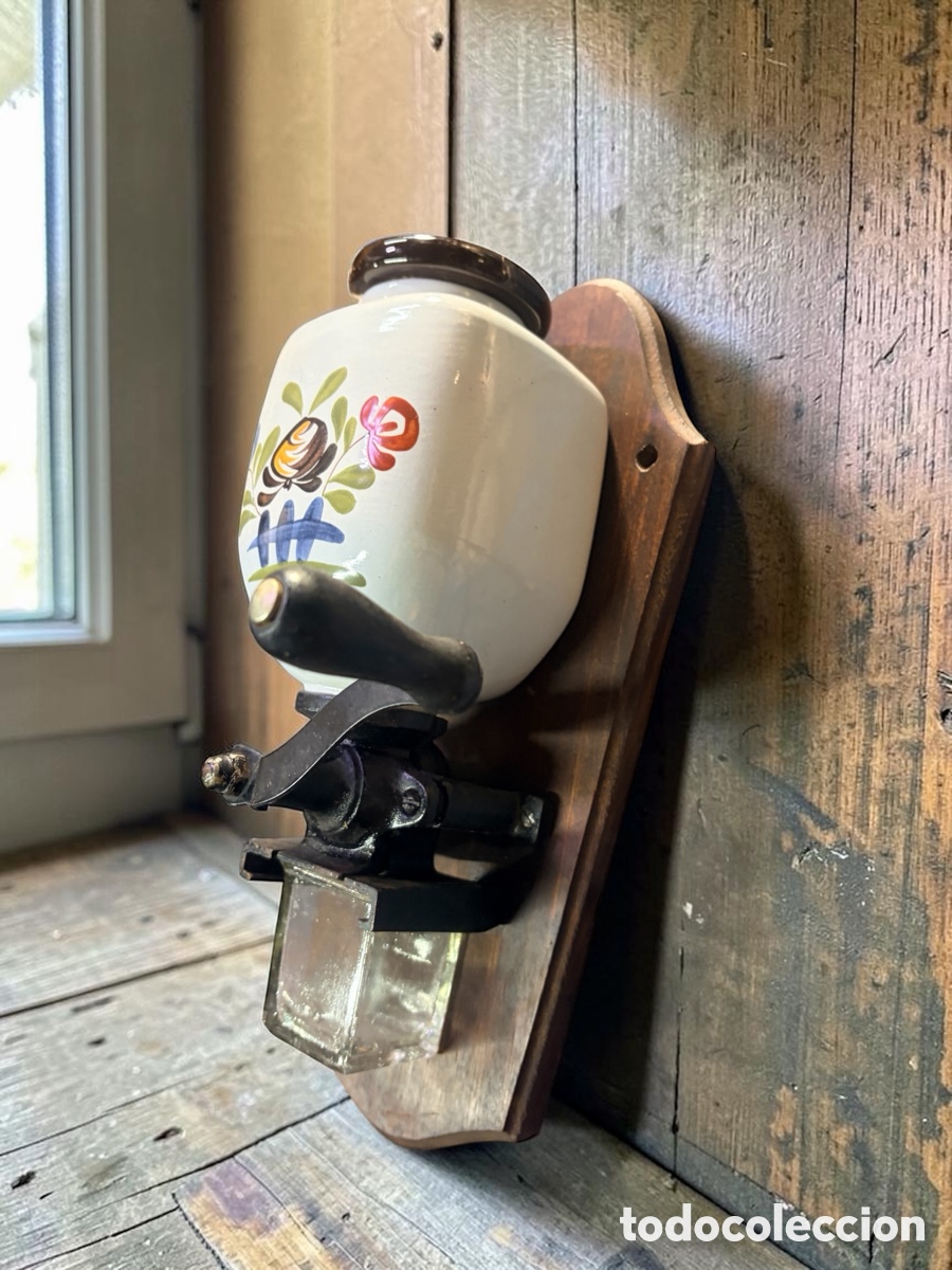 Antig&uuml;edades: Antiguo molinillo de caf&eacute; de pared - Foto 2