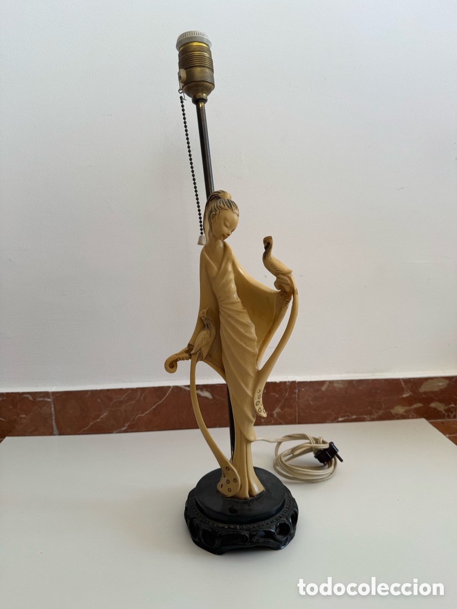 Antig&uuml;edades: L&aacute;mpara antigua de Resina - Foto 2