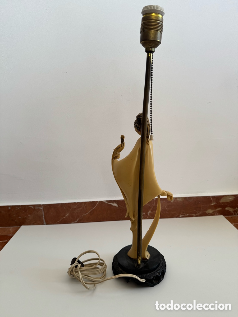 Antig&uuml;edades: L&aacute;mpara antigua de Resina - Foto 3