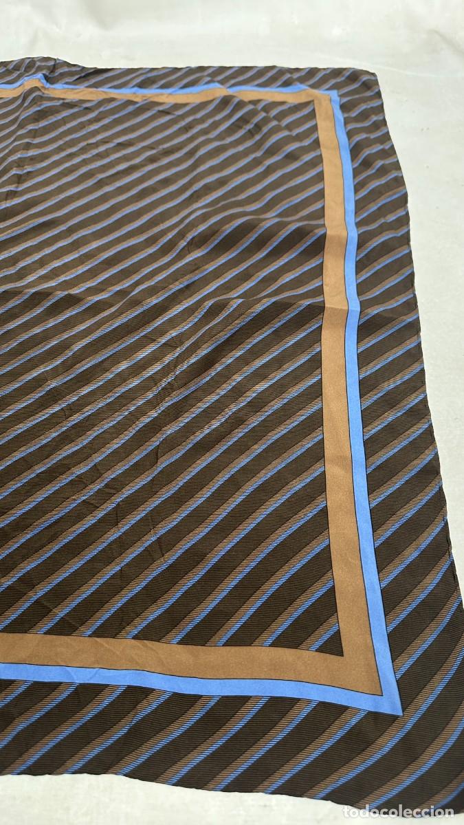 Antig&uuml;edades: Pa&ntilde;uelo de seda azul y chocolate - Foto 5