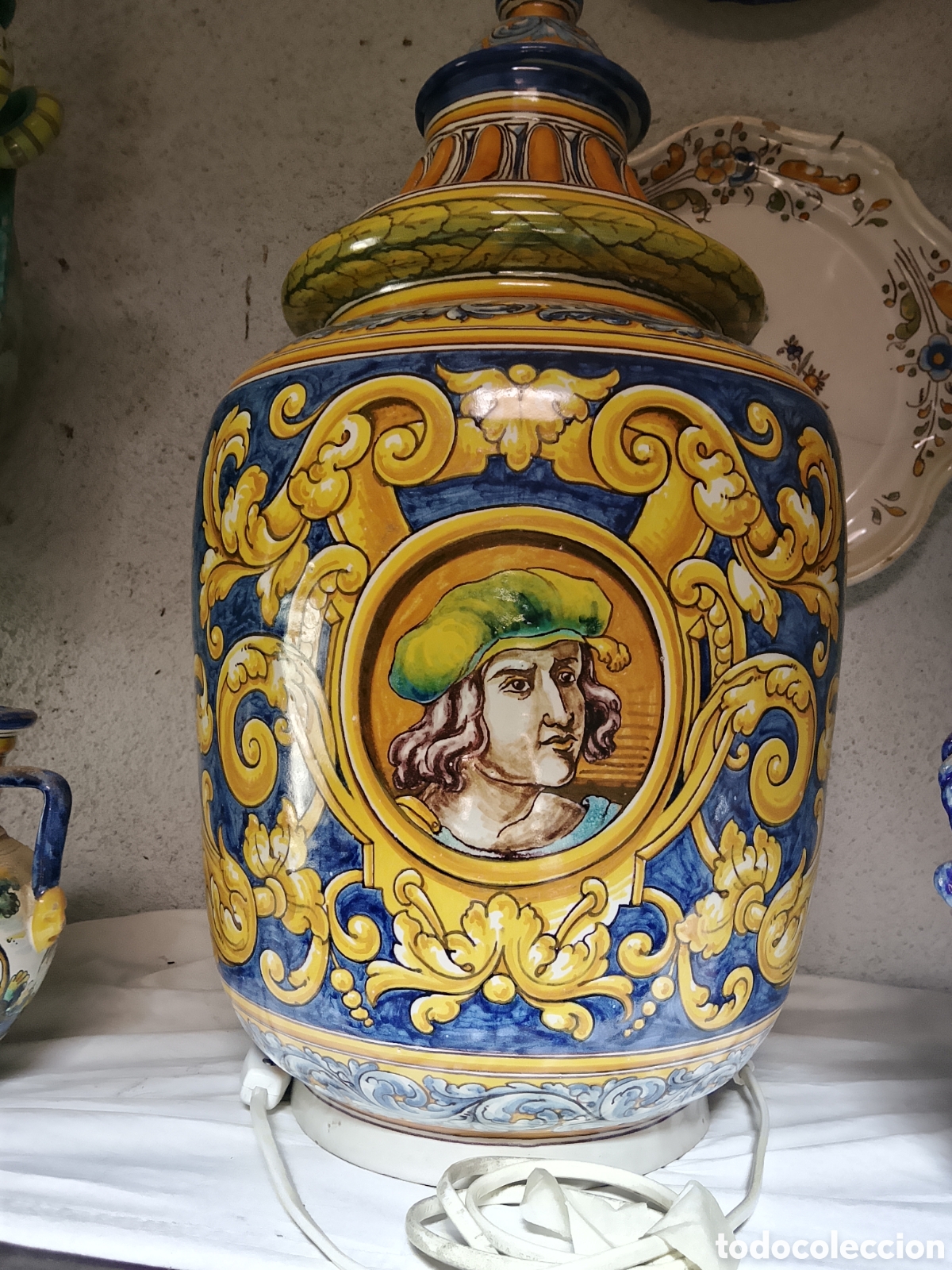 Antig&uuml;edades: Jarr&oacute;n Ruiz de luna , piezas de gran tama&ntilde;o