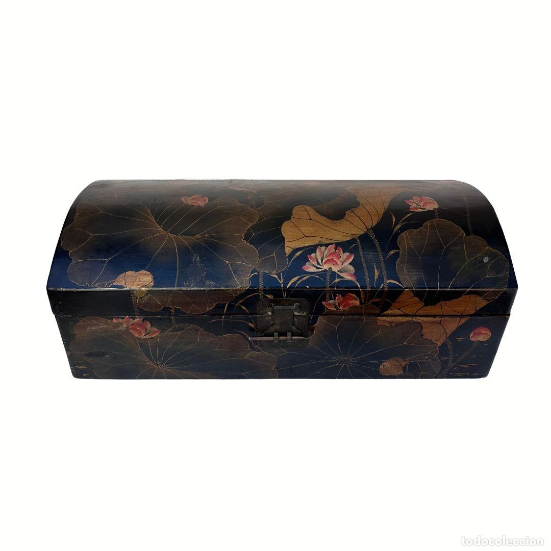 Antig&uuml;edades: Arc&oacute;n / Cofre, urushi-e, era Taisho, circa 1920 - Jap&oacute;n