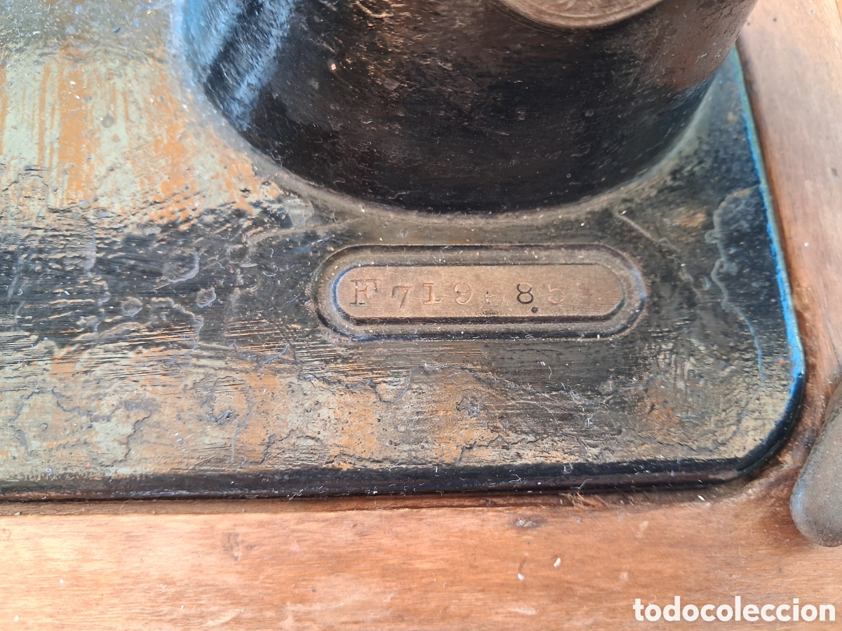 Antig&uuml;edades: Maquina singer decorativa - Foto 2