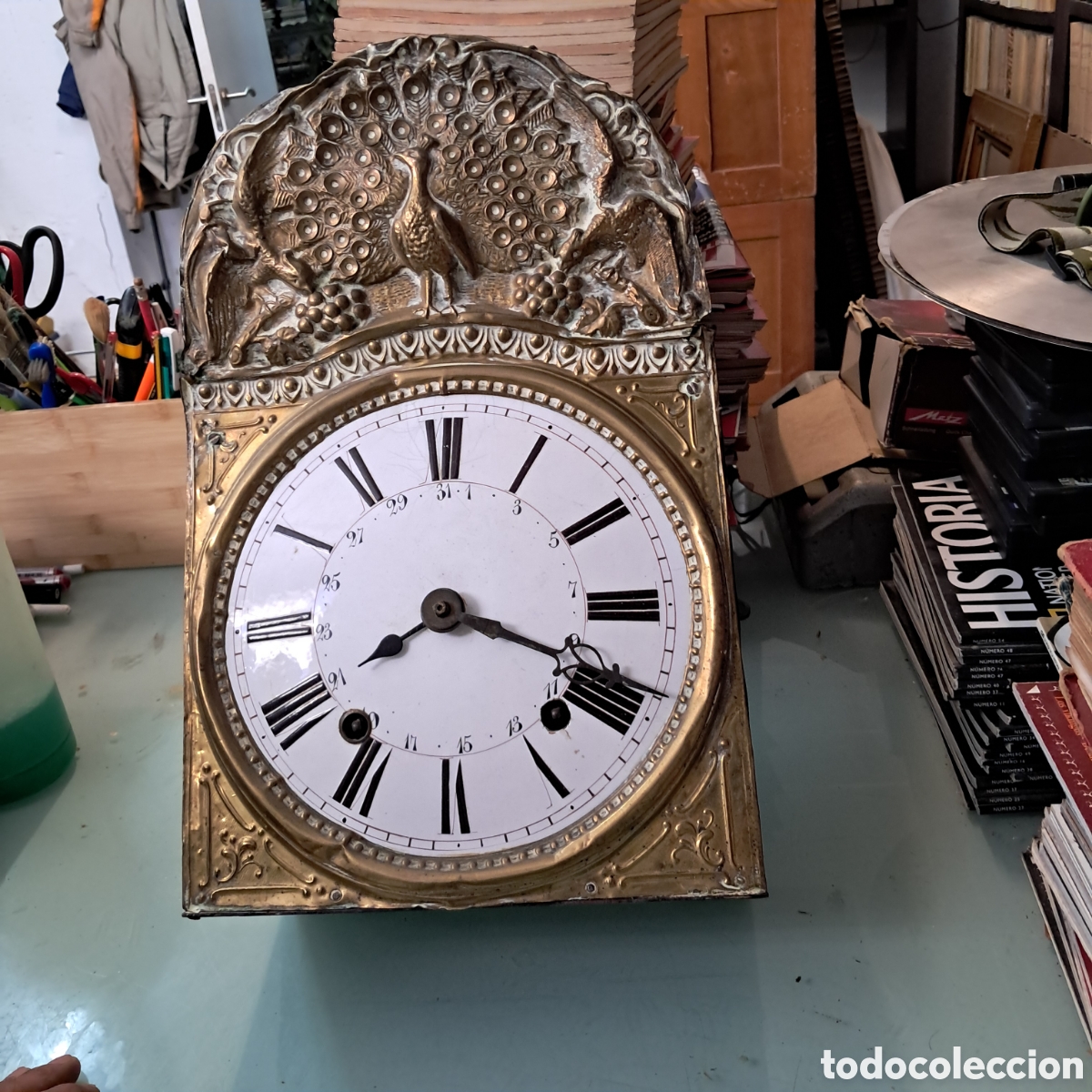 Antig&uuml;edades: Antiguo Reloj de pie carga manual tipo moreno, falta p&eacute;ndulo y pesas