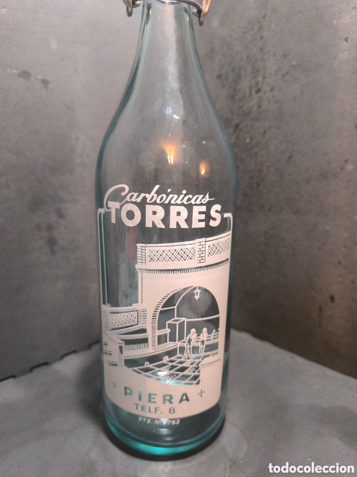Antig&uuml;edades: Botella antigua de gaseosa - Foto 1