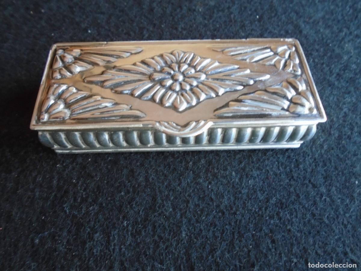 Antig&uuml;edades: (PIT-260901)PASTILLERO DE PLATA REPUJADA - Foto 3