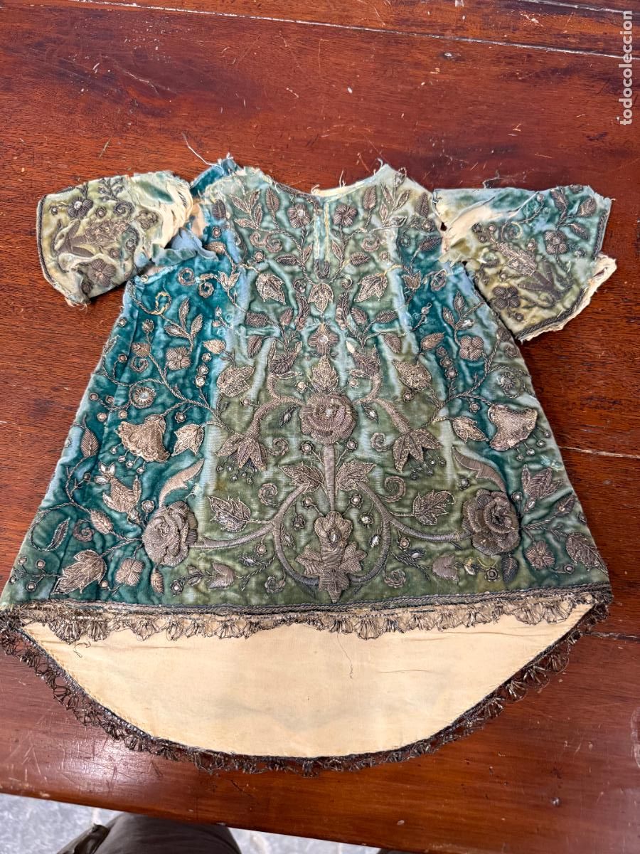 Antig&uuml;edades: ANTIGUA TUNICA BORDADA PARA NI&Ntilde;O JESUS - MEDIDA PARTE DELANTERA 27 CM - RELIGIOSO