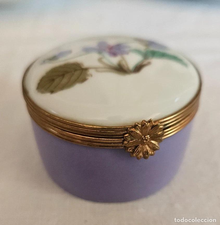 Antig&uuml;edades: BOITE A PILULES AUX VIOLETTES HAVILAND LIMOGES MODELE IMPERATRICE EUGENIE
