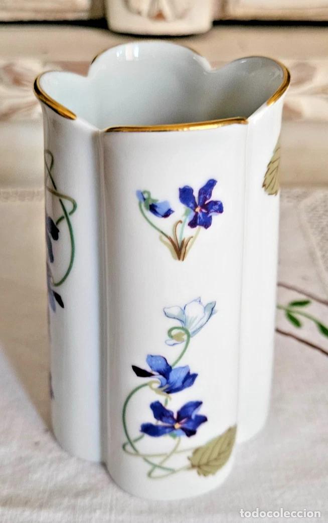 Antig&uuml;edades: ELEGANT VASE AUX VIOLETTES HAVILAND LIMOGES MODELE IMPERATRICE EUGENIE BEL ETAT