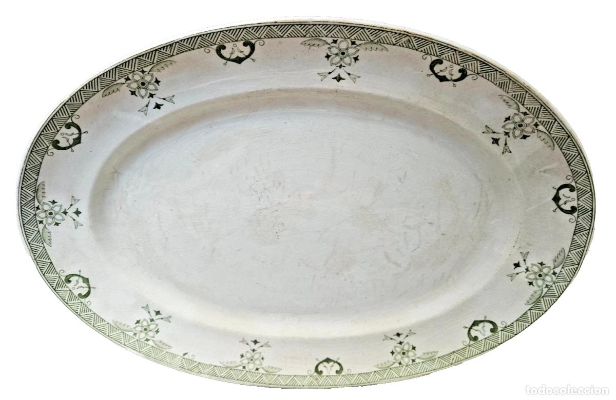 Antig&uuml;edades: PLAT OVALE TERRE DE FER SERVICE GRANDAL CREIL ET MONTEREAU LABRADOR 36.70 CM
