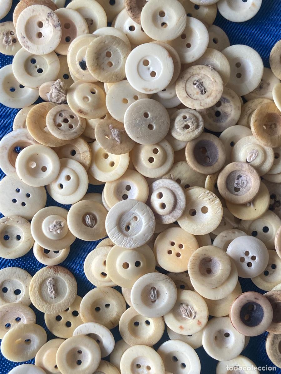 Antig&uuml;edades: M&Aacute;S DE 150 BOTONES ANTIGUOS DE HUESO