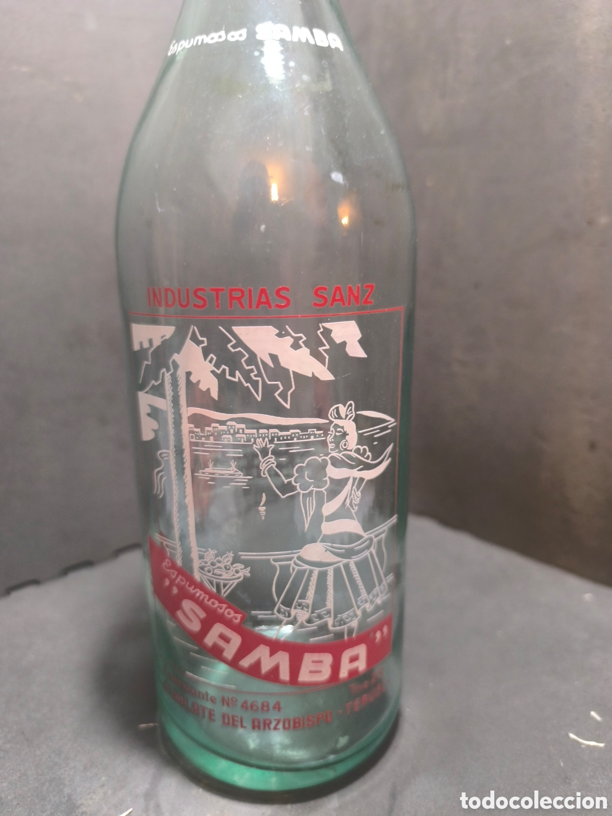 Antig&uuml;edades: Botella antigua de gaseosa - Foto 1