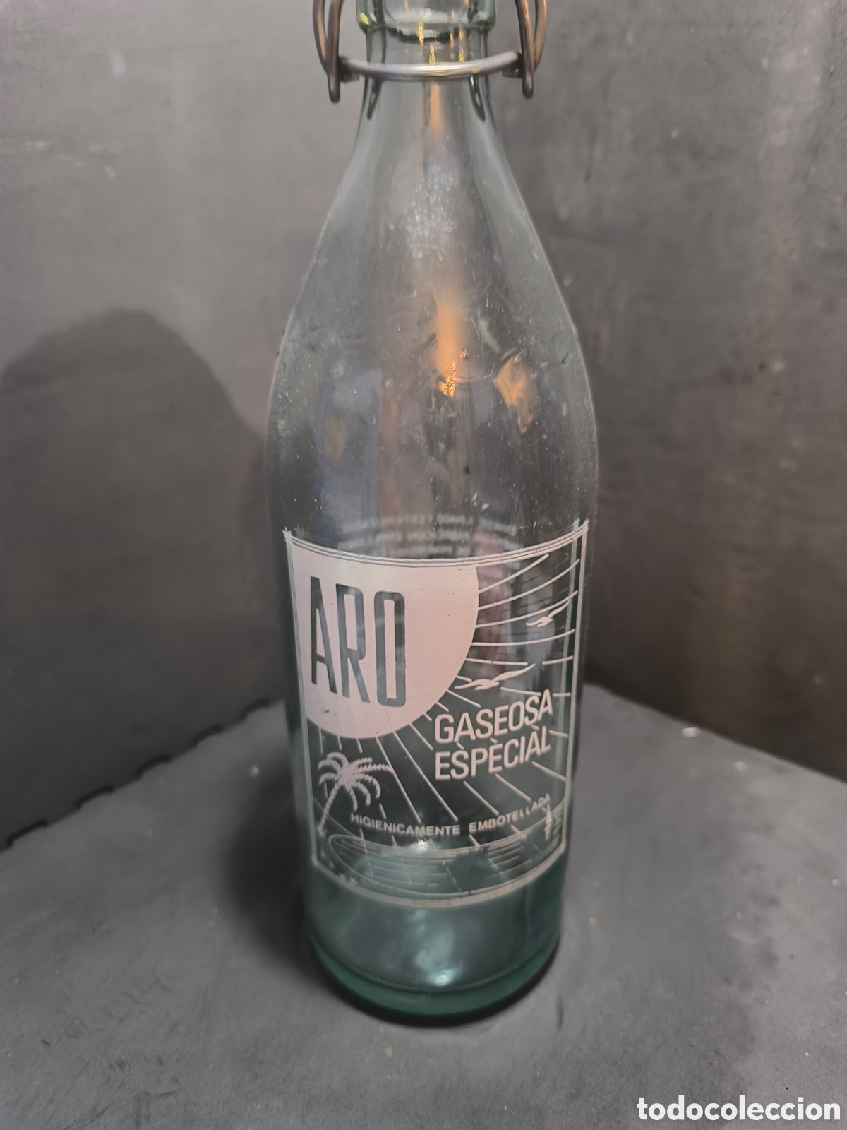 Antig&uuml;edades: Botella antigua de gaseosa