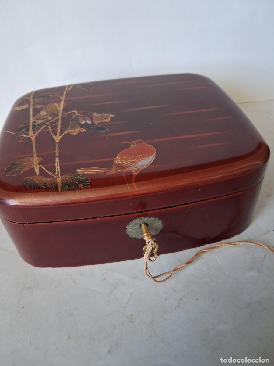 Antig&uuml;edades: Antigua caja de laca japonesa pp.S.XX