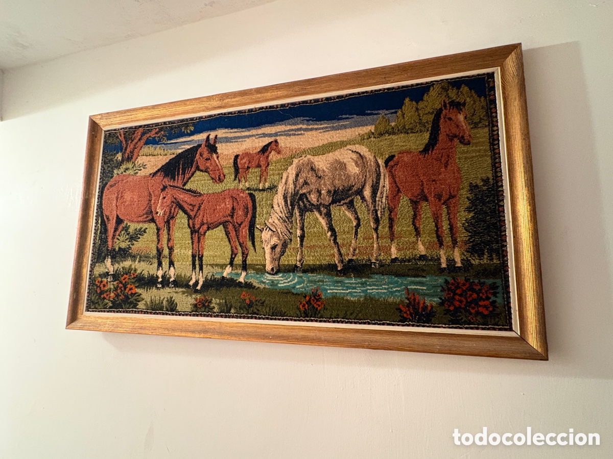 Antig&uuml;edades: Tapiz vintage enmarcado con caballos junto al r&iacute;o, gran formato