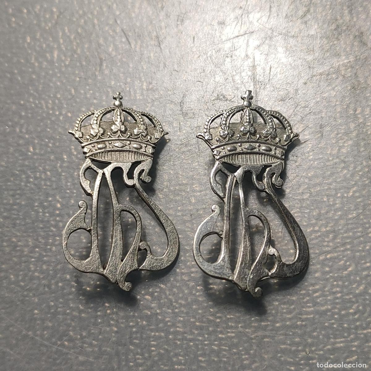 Antig&uuml;edades: MEDALLA RELIGIOSA INSIGNIA DE CUELLO JHS Y CORONA REAL ALFONSO XIII APAR. PLATA