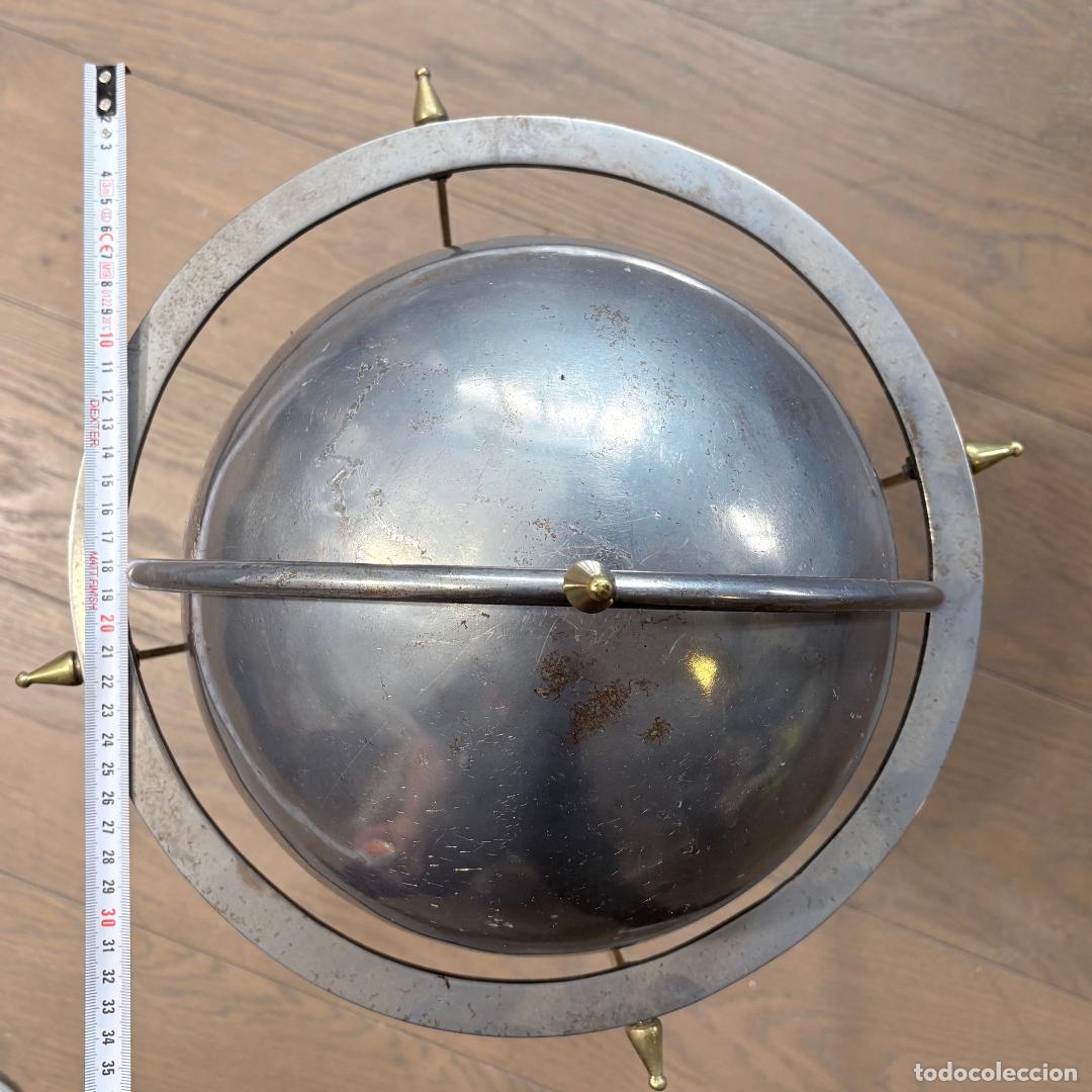 Antig&uuml;edades: Gran esfera armilar decorativa de metal 54 cm