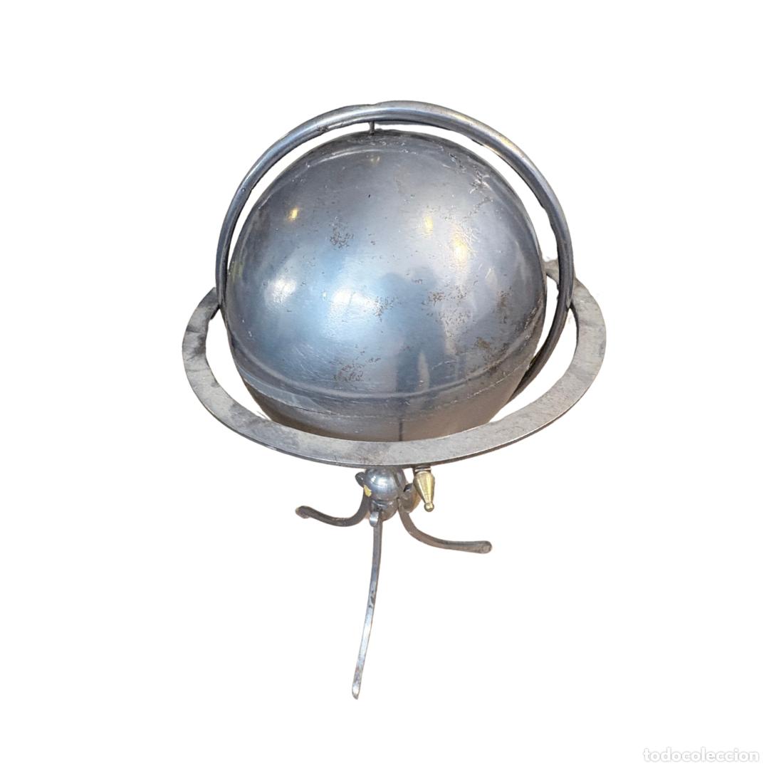 Antig&uuml;edades: Gran esfera armilar decorativa de metal 54 cm