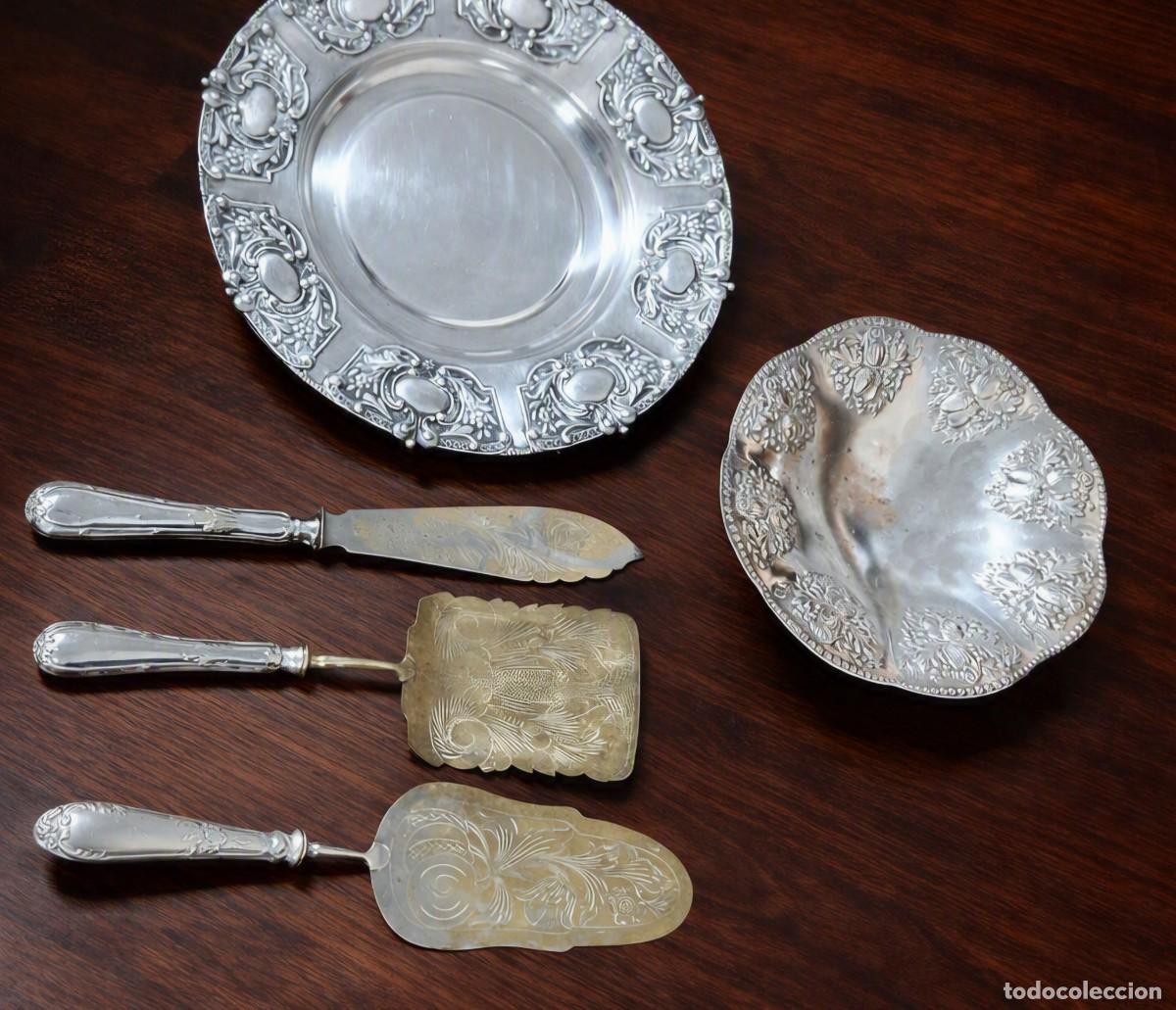 Antig&uuml;edades: Lote orfebrer&iacute;a, cubiertos Art Noveau/Modernistas en plata y bandejas