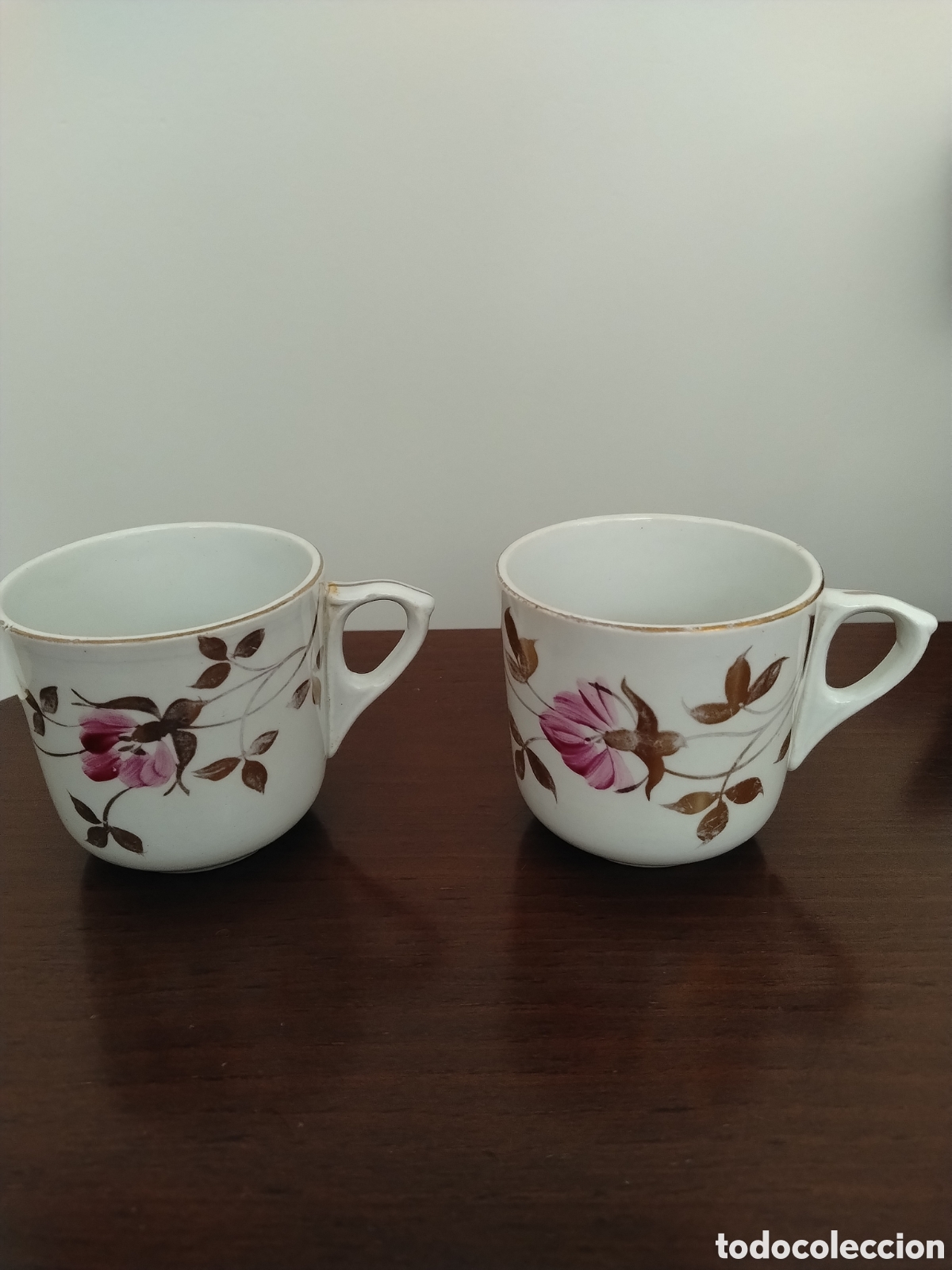 Antig&uuml;edades: Lote dos tazas de porcelana