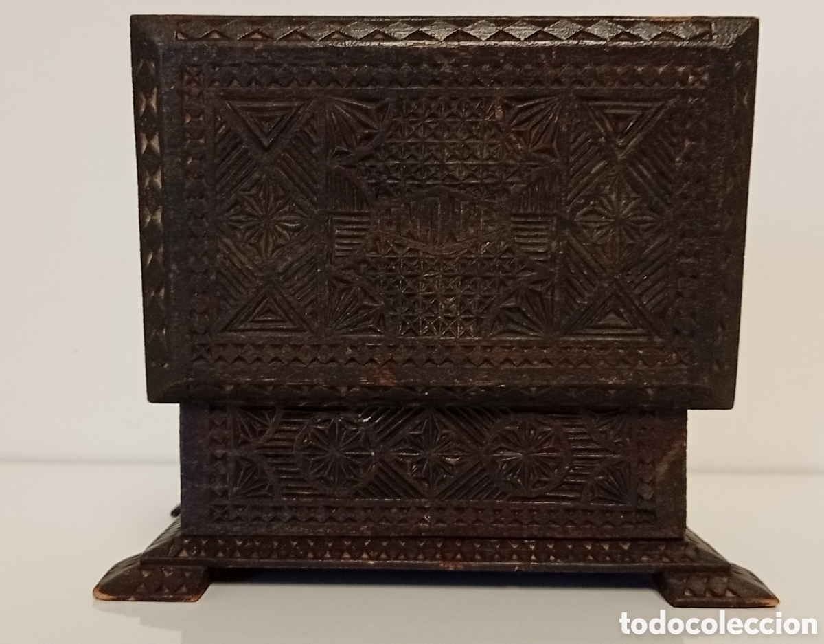 Antig&uuml;edades: .CAJA DE MADERA TALLADA CON INTERIOR FORRADO - Foto 6