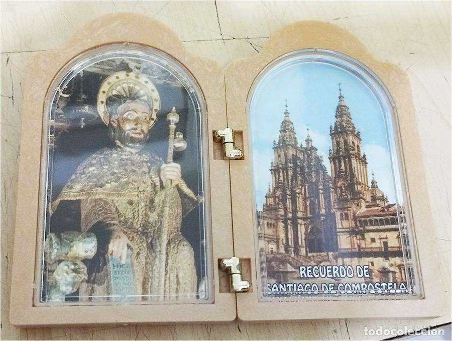 Antig&uuml;edades: CAPILLA RECUERDO DE SANTIAGO DE COMPOSTELA MIDE 10/6/2 CM CERRADA EN PASTA