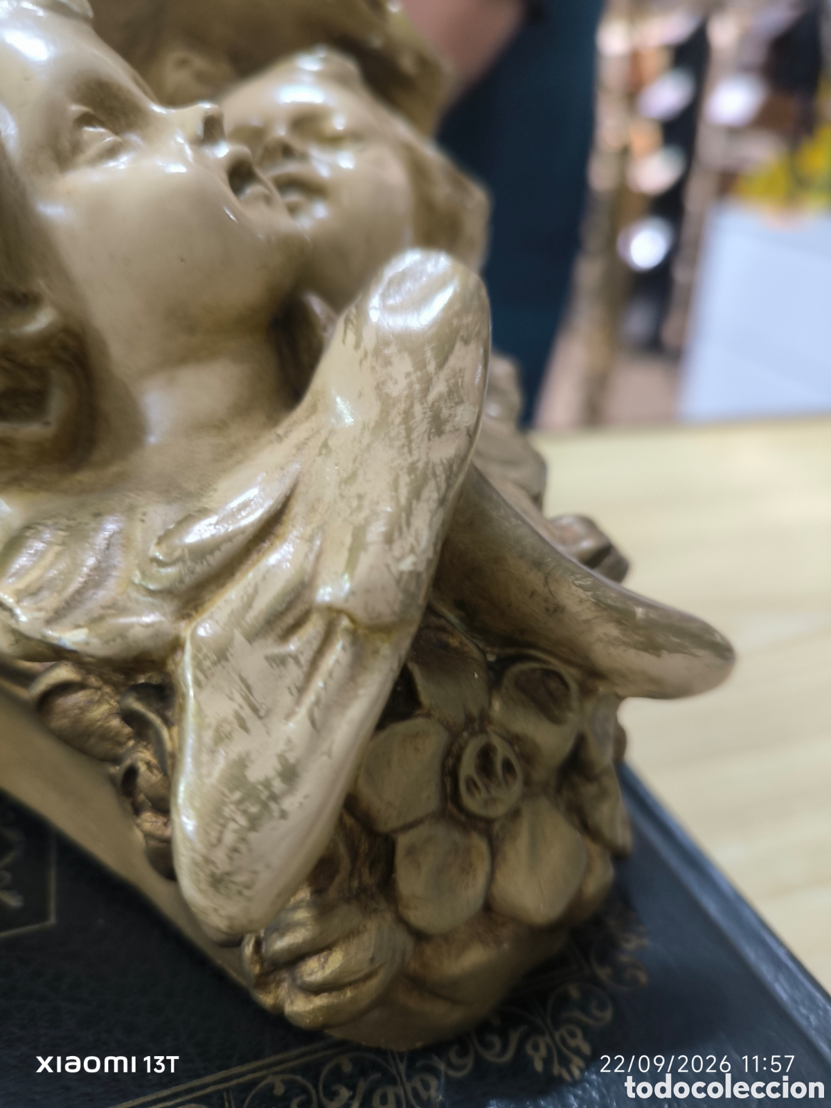 Antig&uuml;edades: Peana de madera con dos querubines - Foto 4