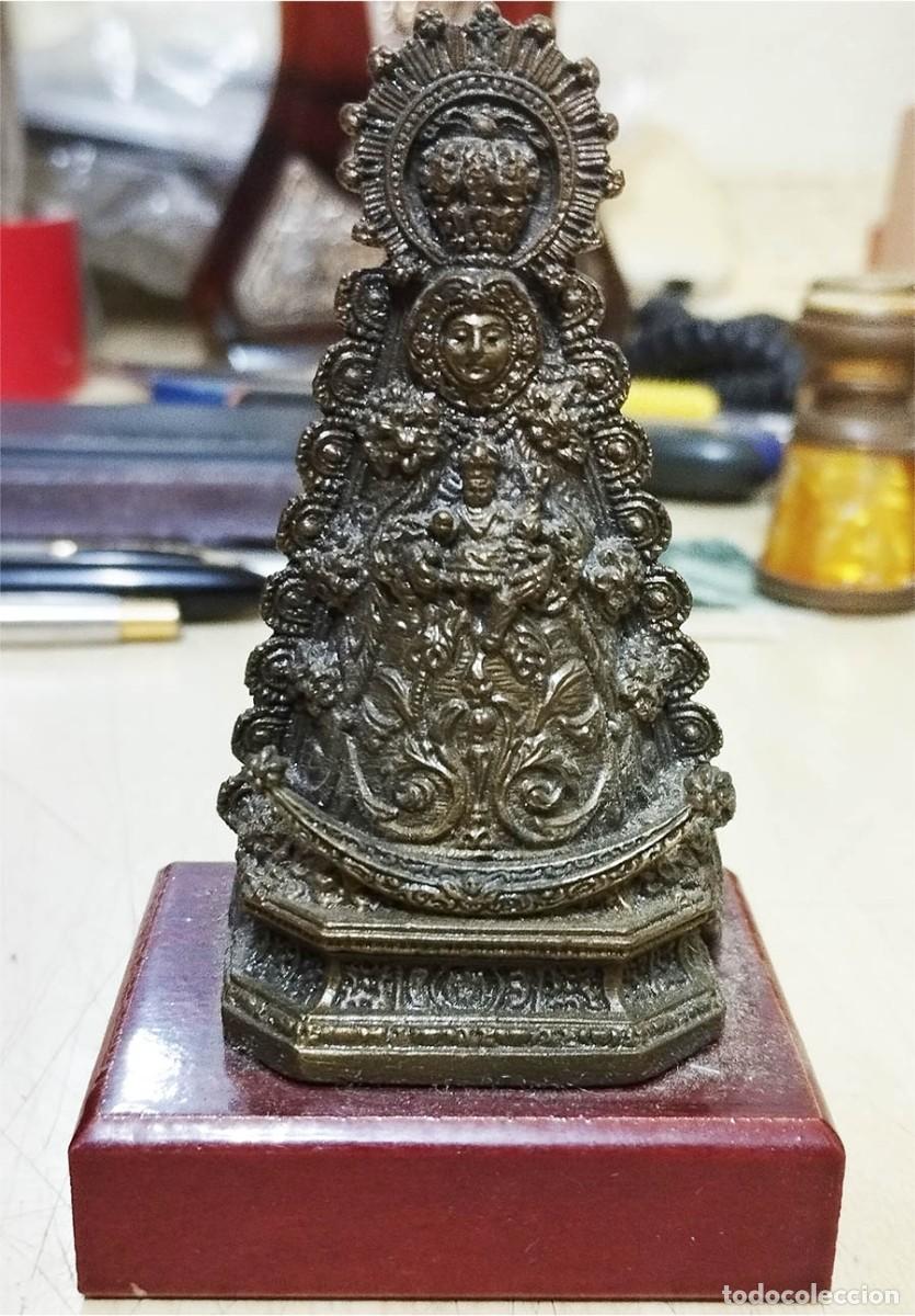 Antig&uuml;edades: FIGURA BRONCE VIRGEN DEL ROCIO 10 CM DE ALTA Y 6/5 EN LA BASE