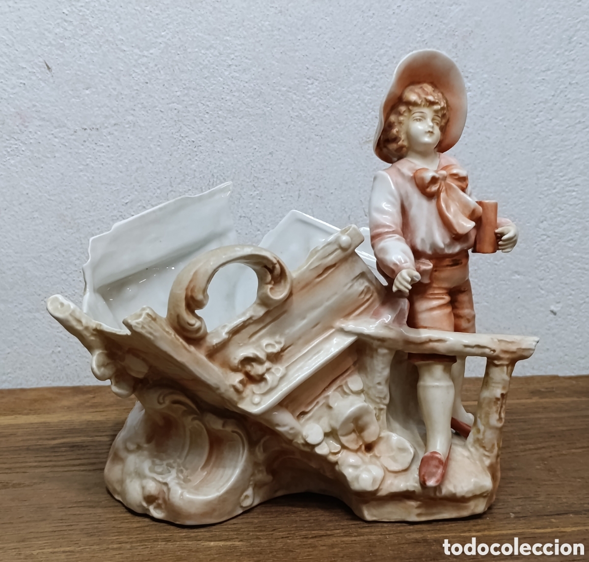 Antig&uuml;edades: ANTIGUO CENTRO DE MESA O JARDINERA DE PORCELANA BISCUIT, DE ESTILO ROCOC&Oacute;, MARCA SITZENDORF.