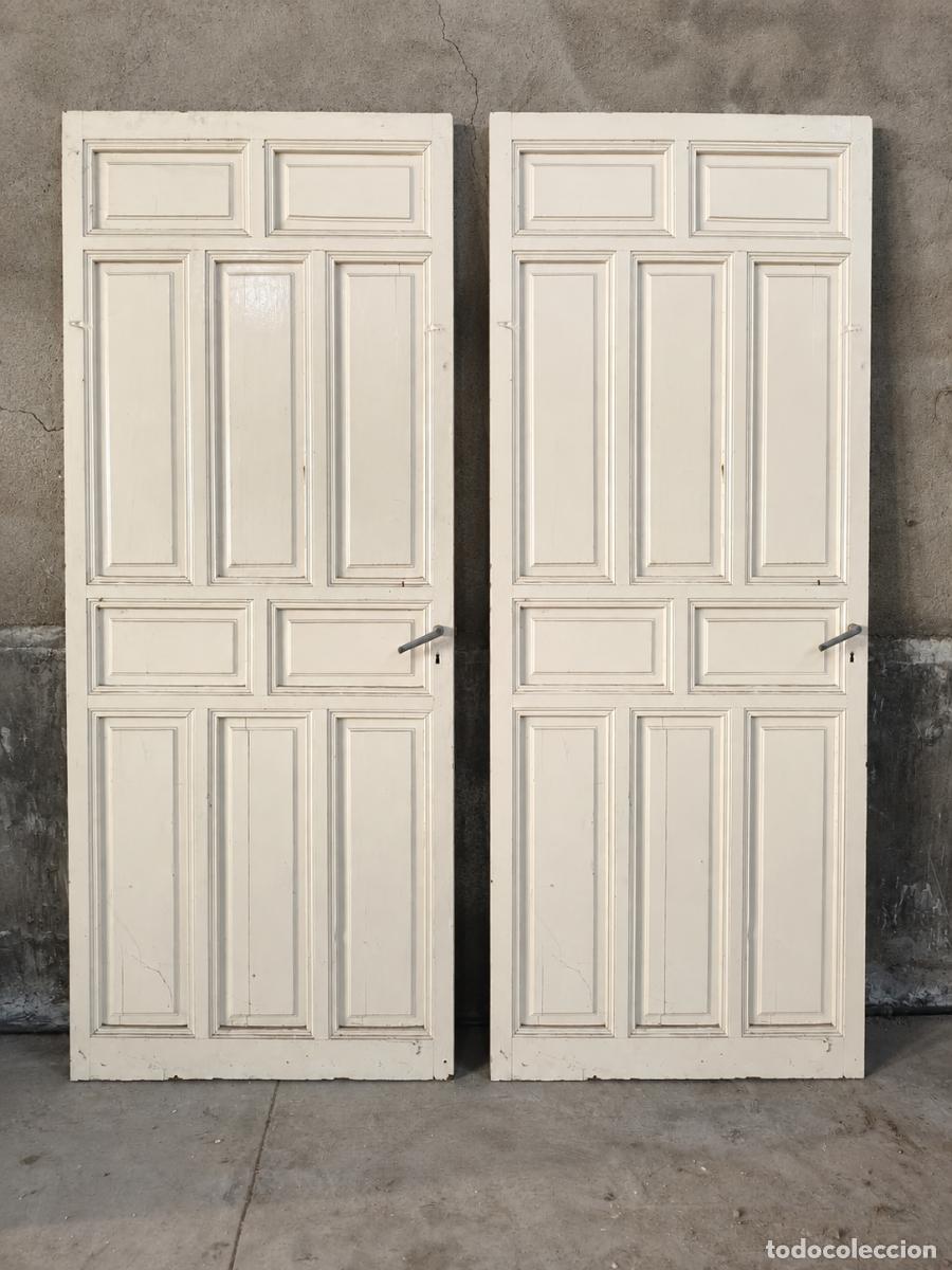 Antig&uuml;edades: PAREJA DE PUERTAS BLANCAS ANTIGUAS MADERA CON CUARTERONES