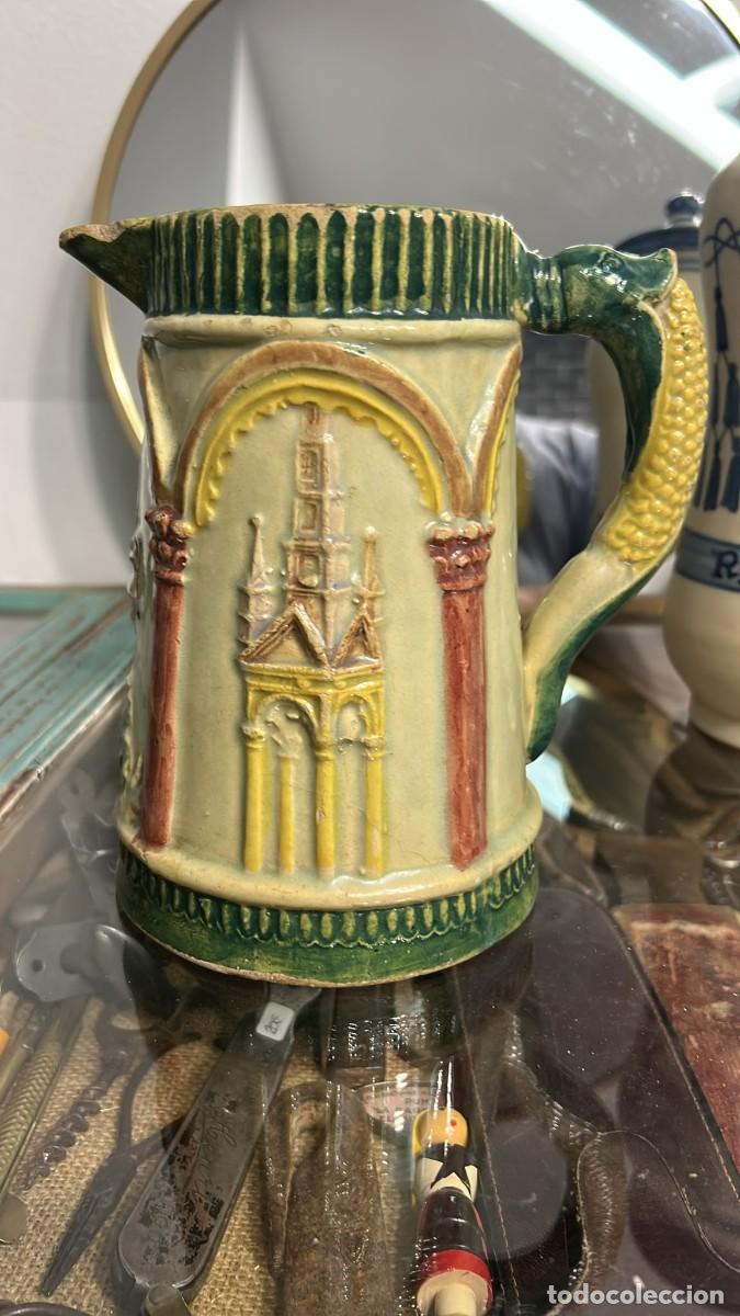 Antig&uuml;edades: JARRA ANTIGUA Y PRECIOSA EN RELIEVE POLICROMADA CON MOTIVOS ARQUITECTONICOS