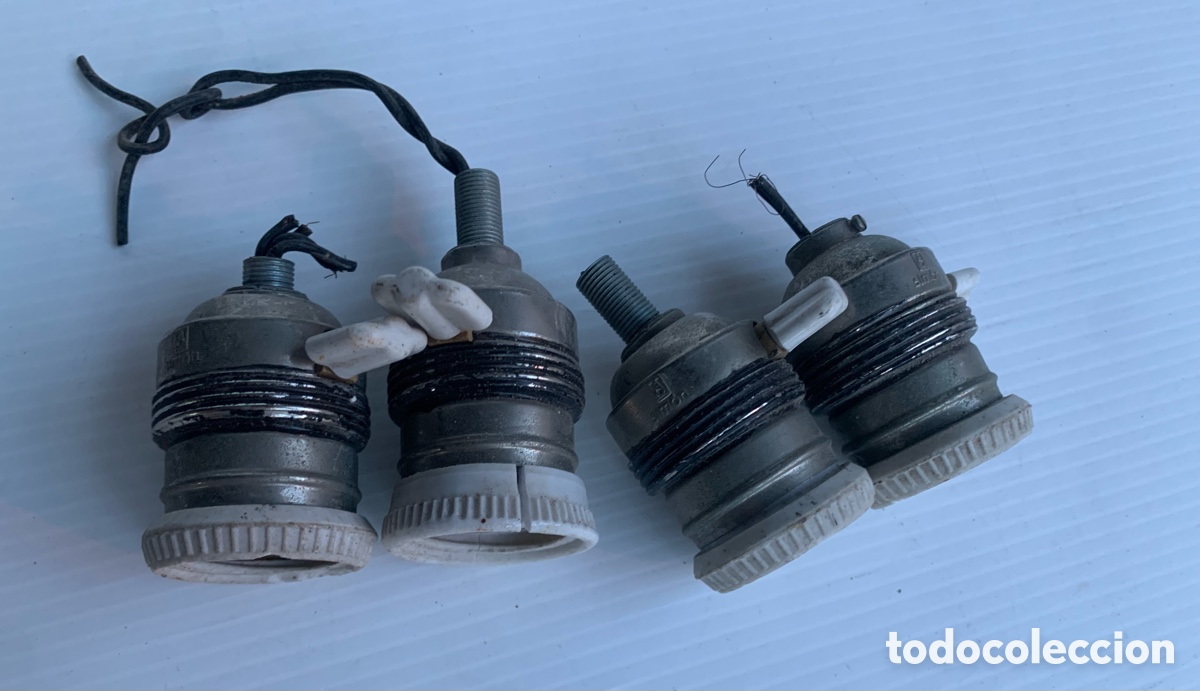 Antig&uuml;edades: 4 porta lamparas antiguos plateados con interruptor