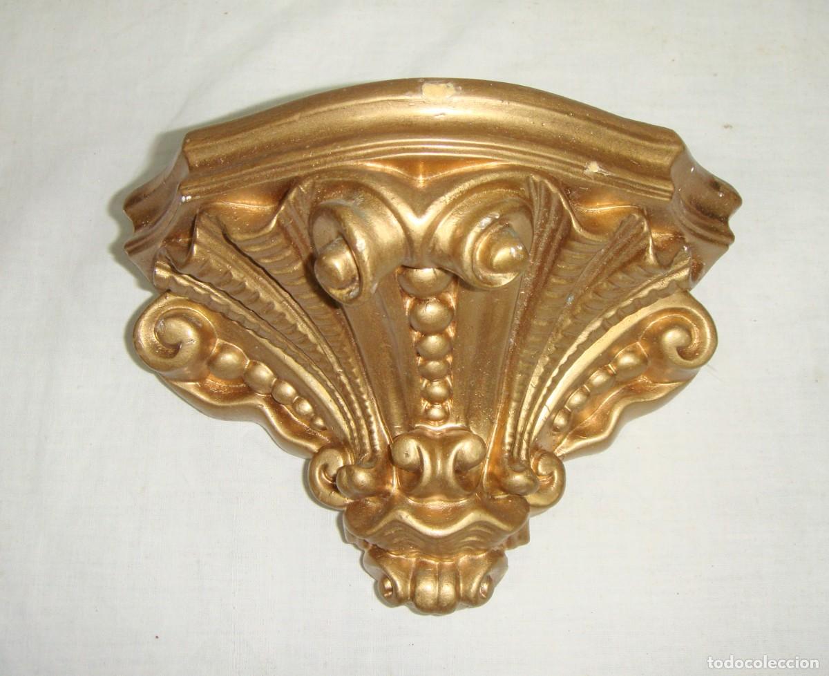 Antig&uuml;edades: M&eacute;nsula decorativa de pared &middot; Estilo barroco &middot; Estuco dorado