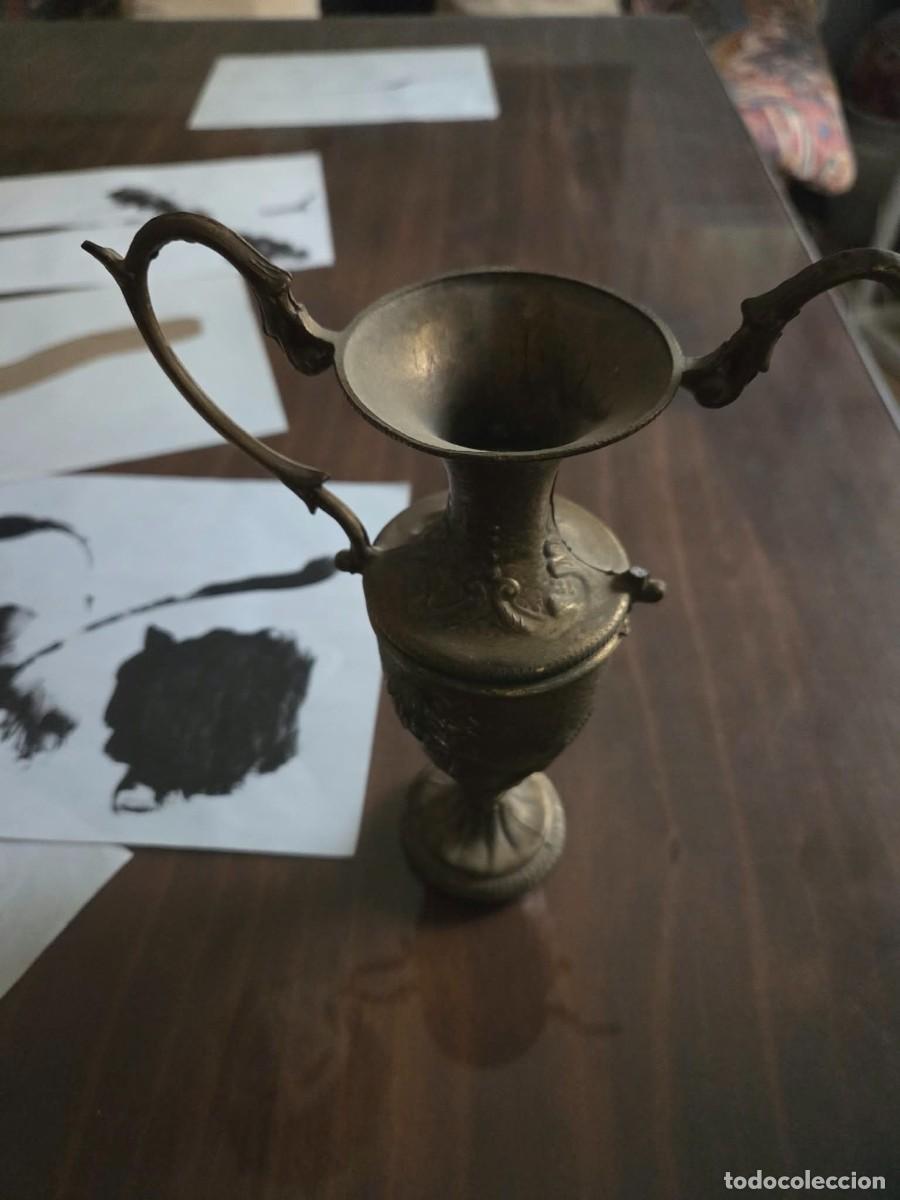 Antig&uuml;edades: jarra antigua de bronce - Foto 2
