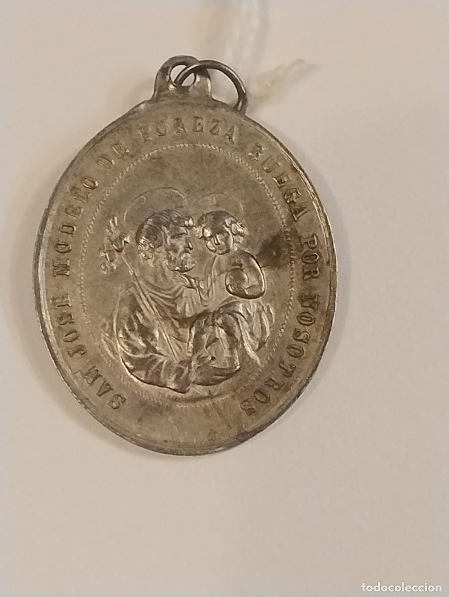 Antig&uuml;edades: Antigua medalla &Aacute;ngel de la Guarda y San Jos&eacute;. Unos 3 cm