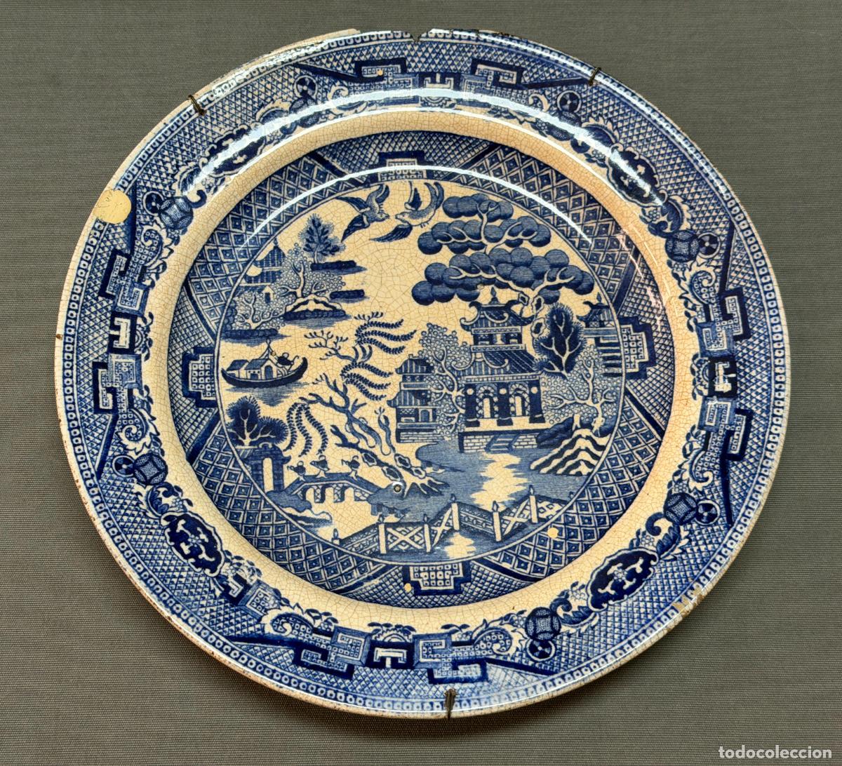 Antig&uuml;edades: Plato del S. XVIII , con motivos chinos decorados a mano , loza pearlware , 23,4 cm.