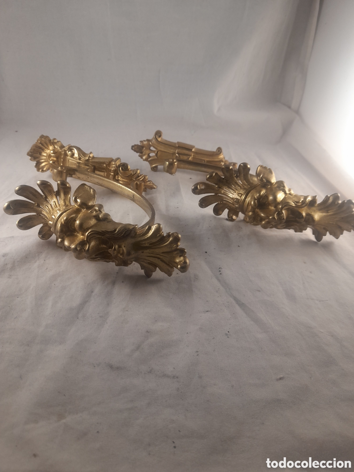 Antig&uuml;edades: Alzapa&ntilde;os antiguo de bronce - Foto 1