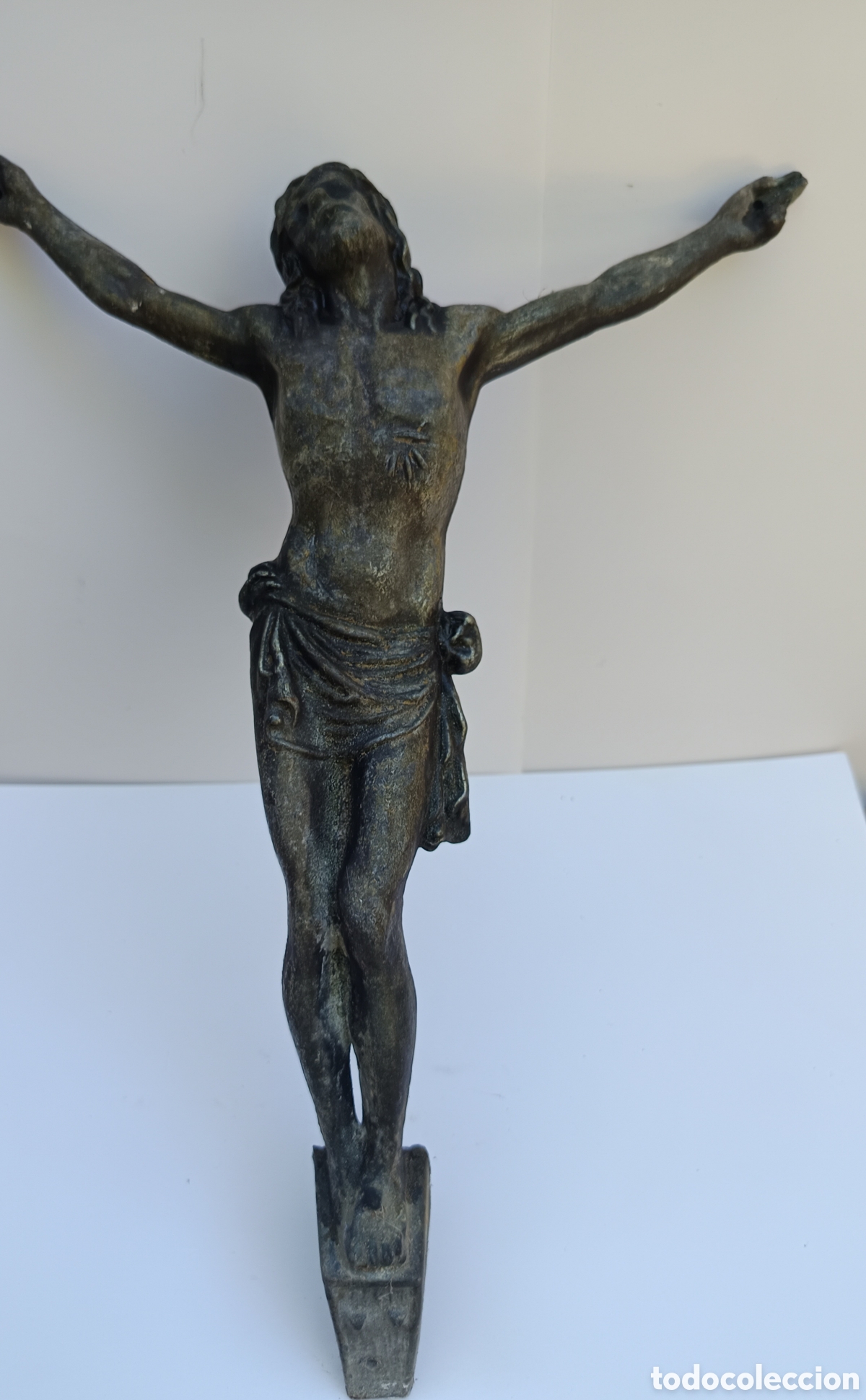 Antig&uuml;edades: Jes&uacute;s crucificado en hierro