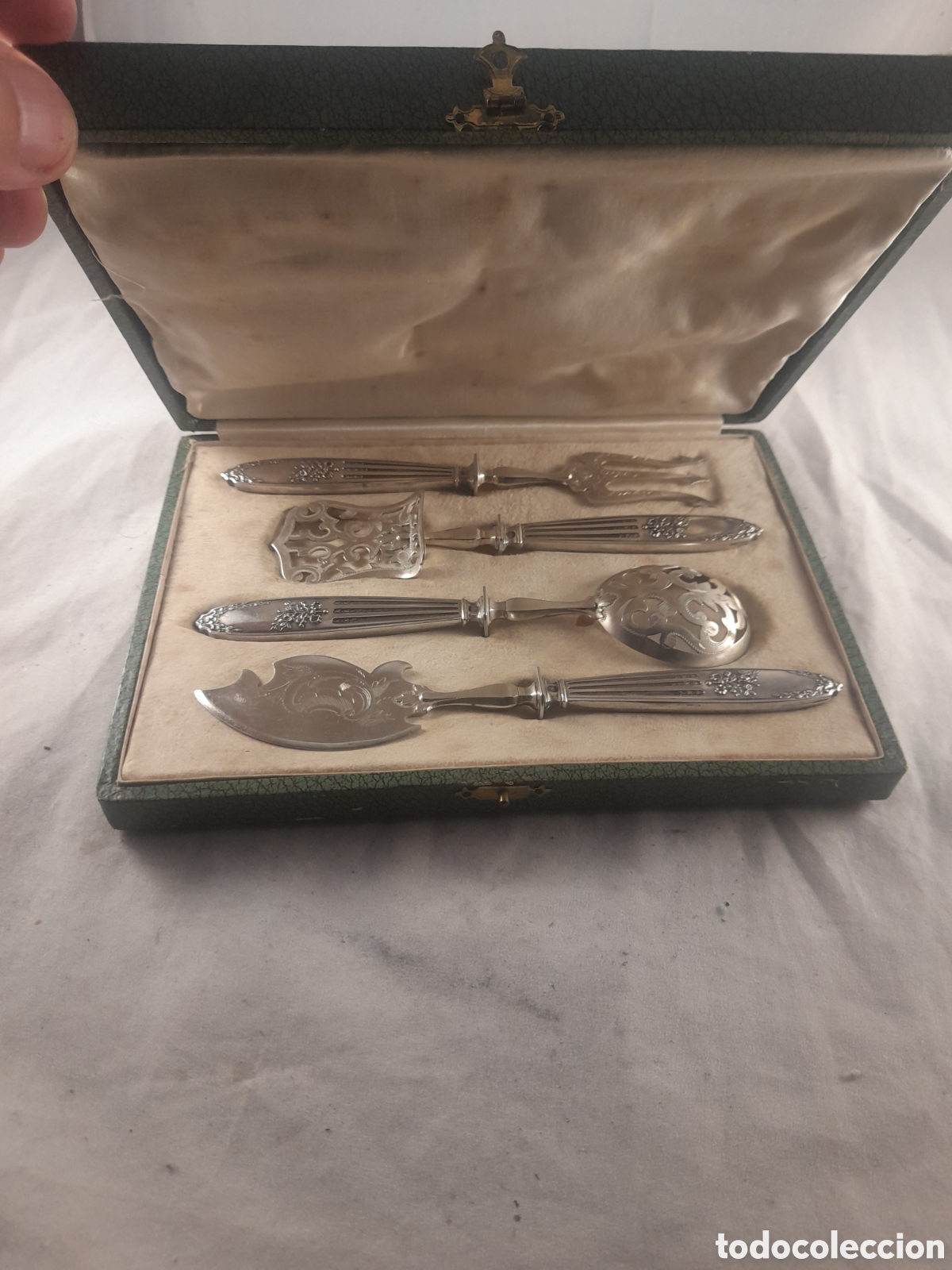 Antig&uuml;edades: Juego de servir antiguo de plata