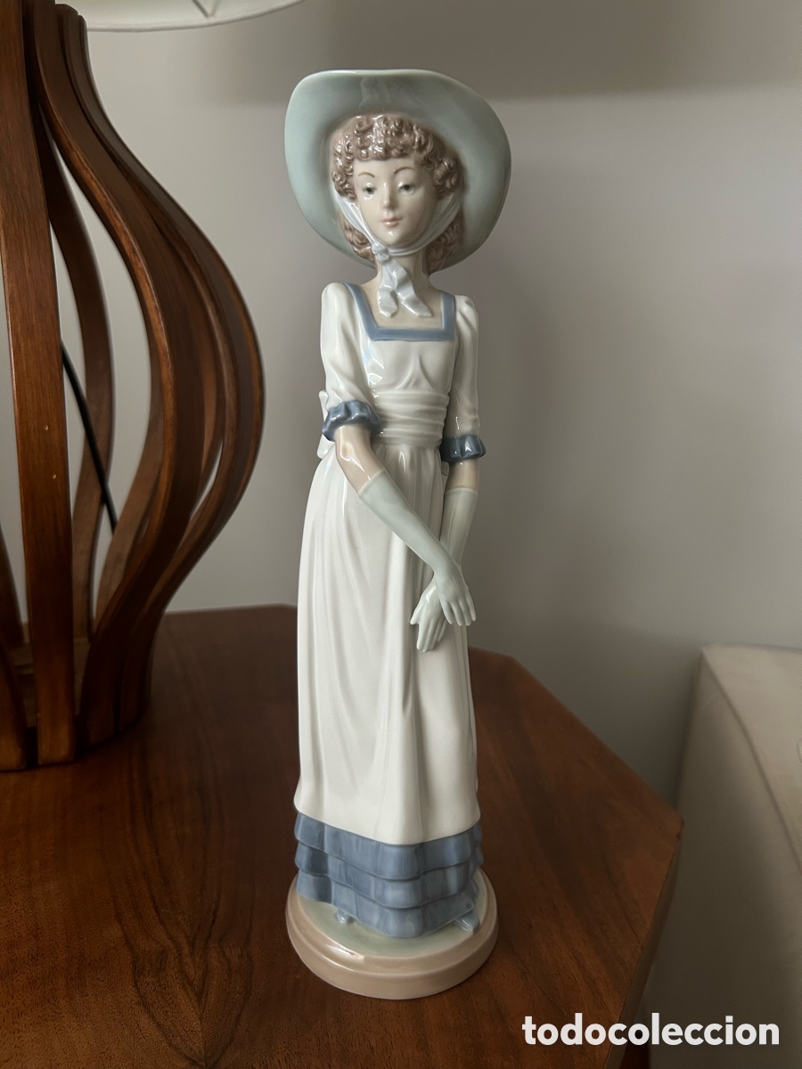 Antig&uuml;edades: Figura de Lladr&oacute; &rdquo;Louise&rdquo; / &rdquo;Gentle Breeze&rdquo;