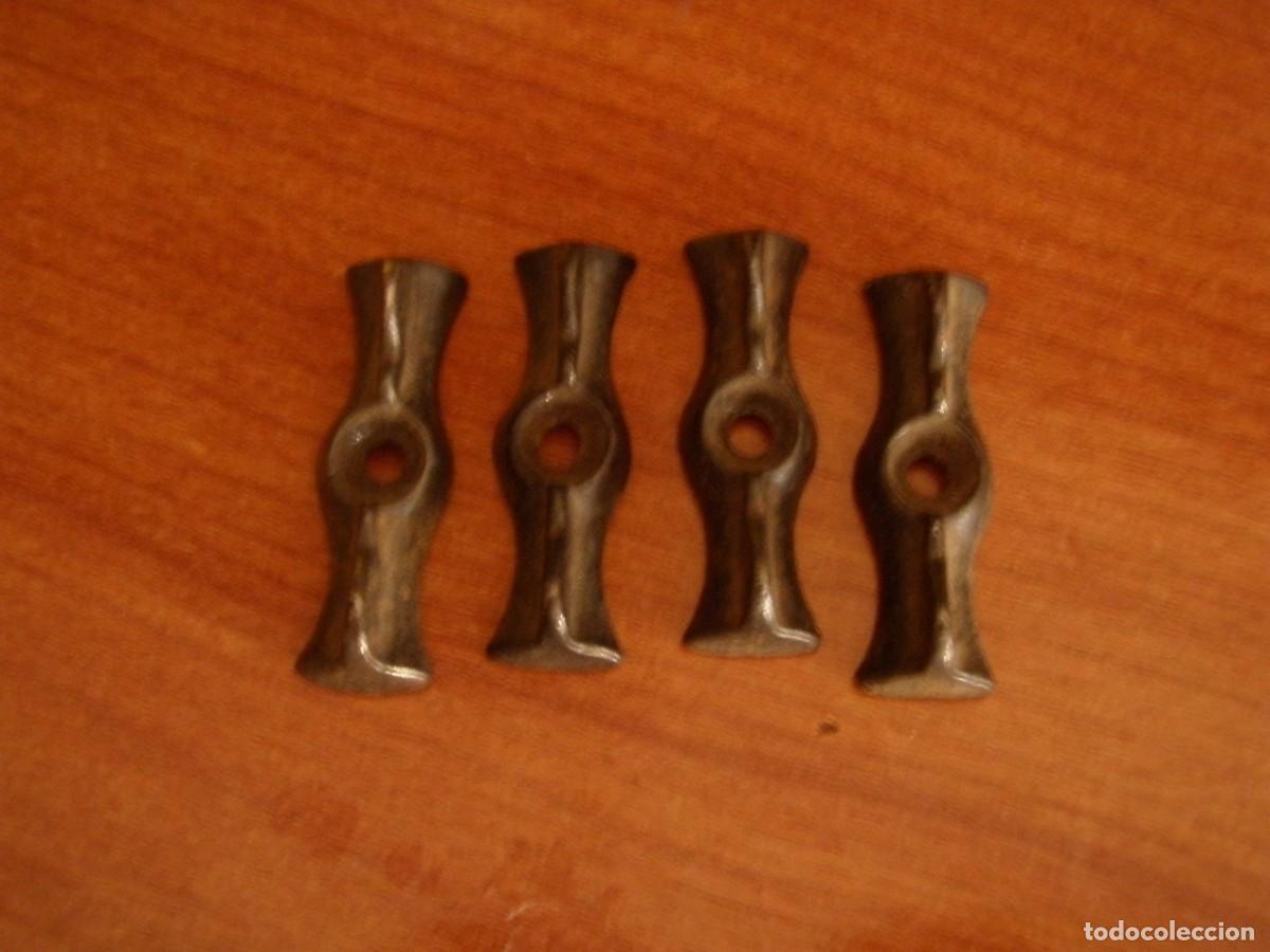 Antig&uuml;edades: 4 PESTILLOS ANTIGUOS PARA VENTANAS 40 MM DE LARGO